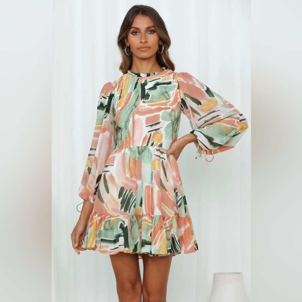 Long sleeve short dress